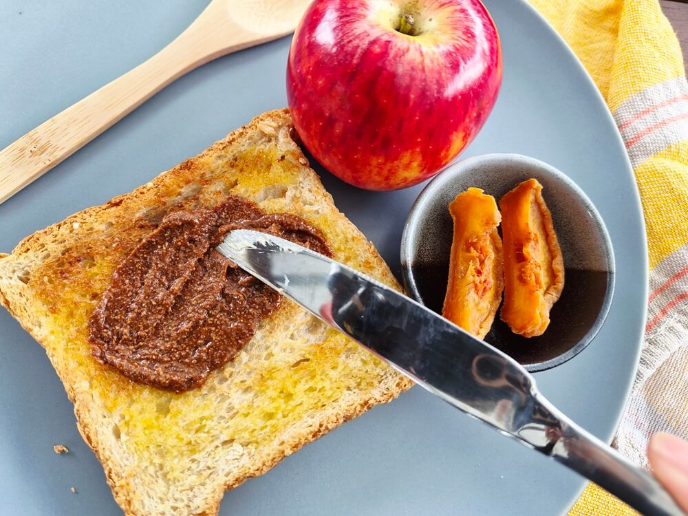 How to Make Kinako at Home from Soybeans + 5 Easy Ways to Use It Kinako toast with honey and butter